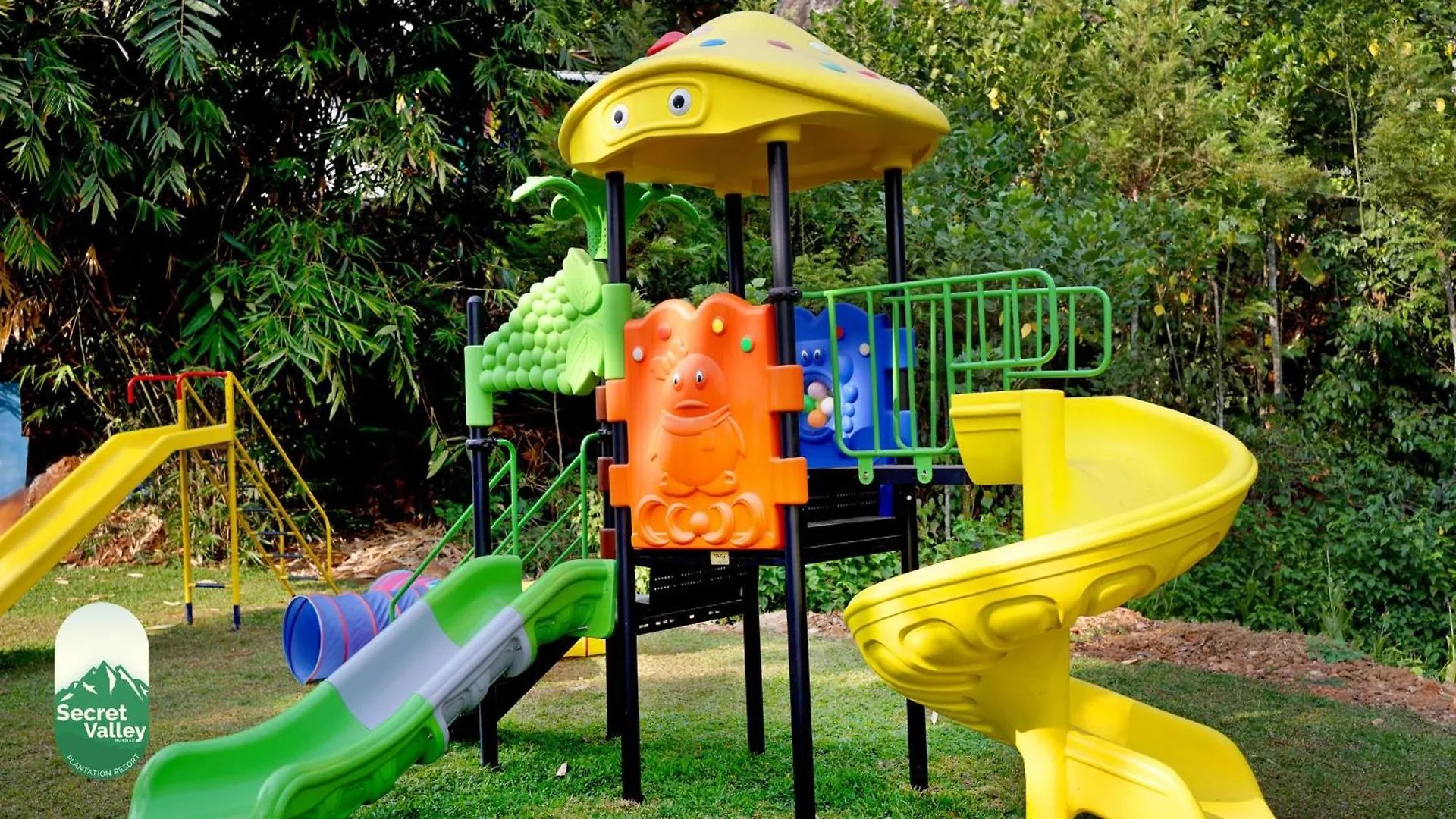 Secret Valley Planation Resort 무나르 인도