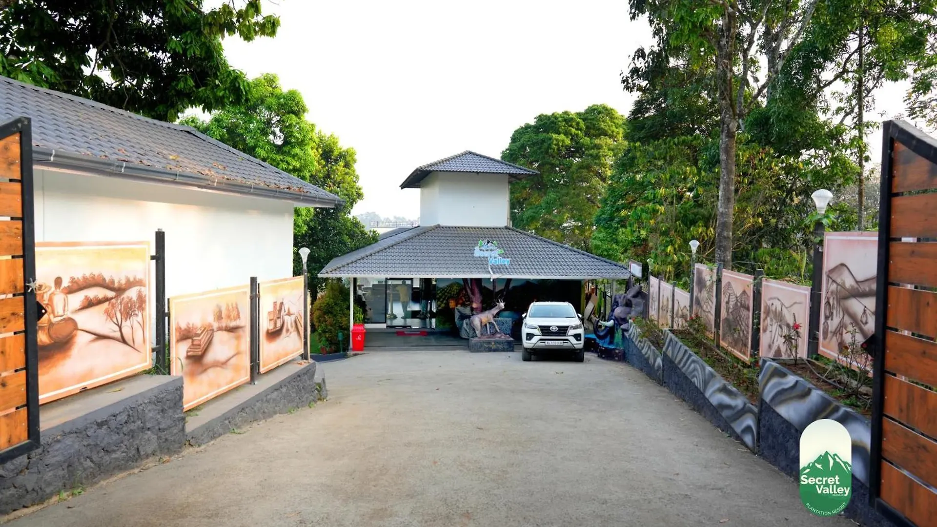Secret Valley Planation Resort 무나르